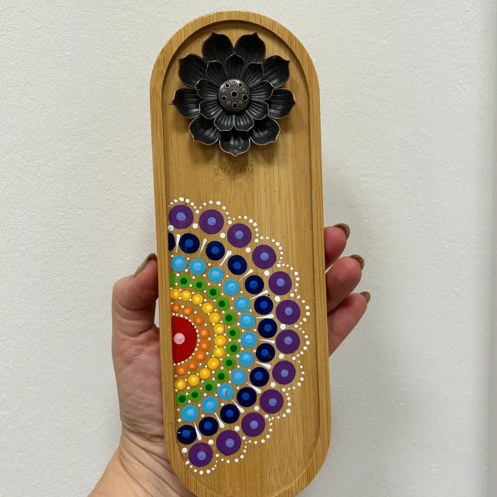 Quemador de incienso de bambú con flor de latón